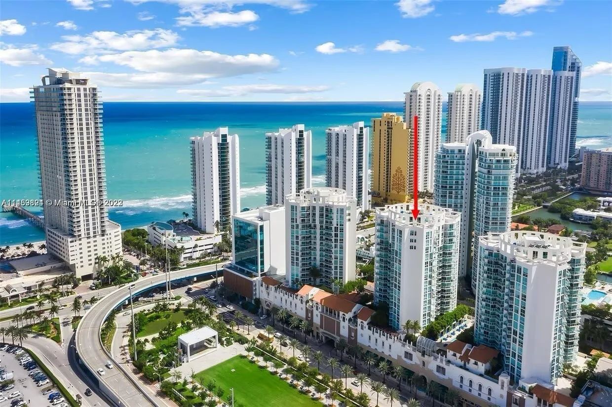 Condominios St. Tropez en Sunny Isles con Vista al Atlántico