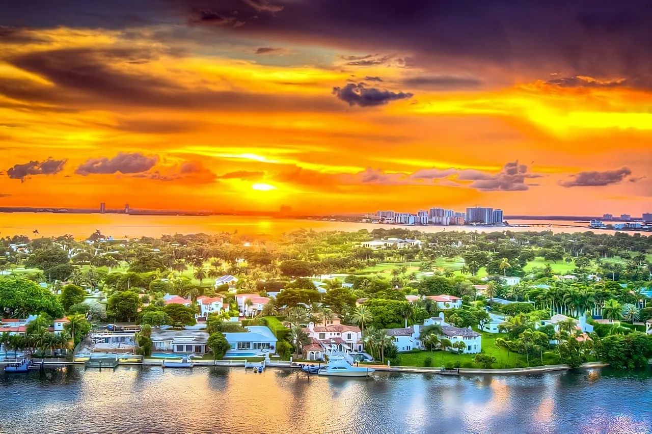 Бэй-Харбор-Айлендс - Живописный уголок Флориды