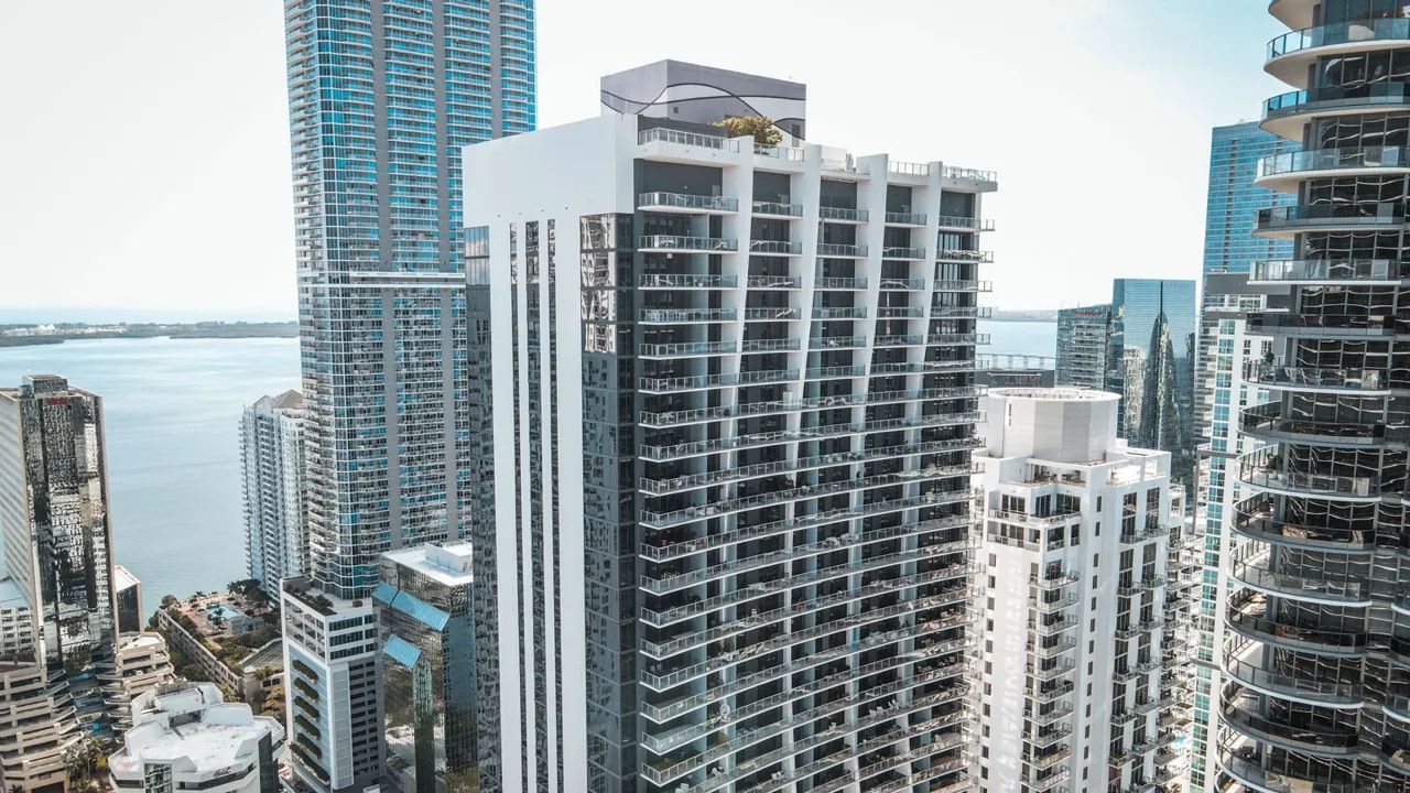 Vista del edificio 1010 Brickell