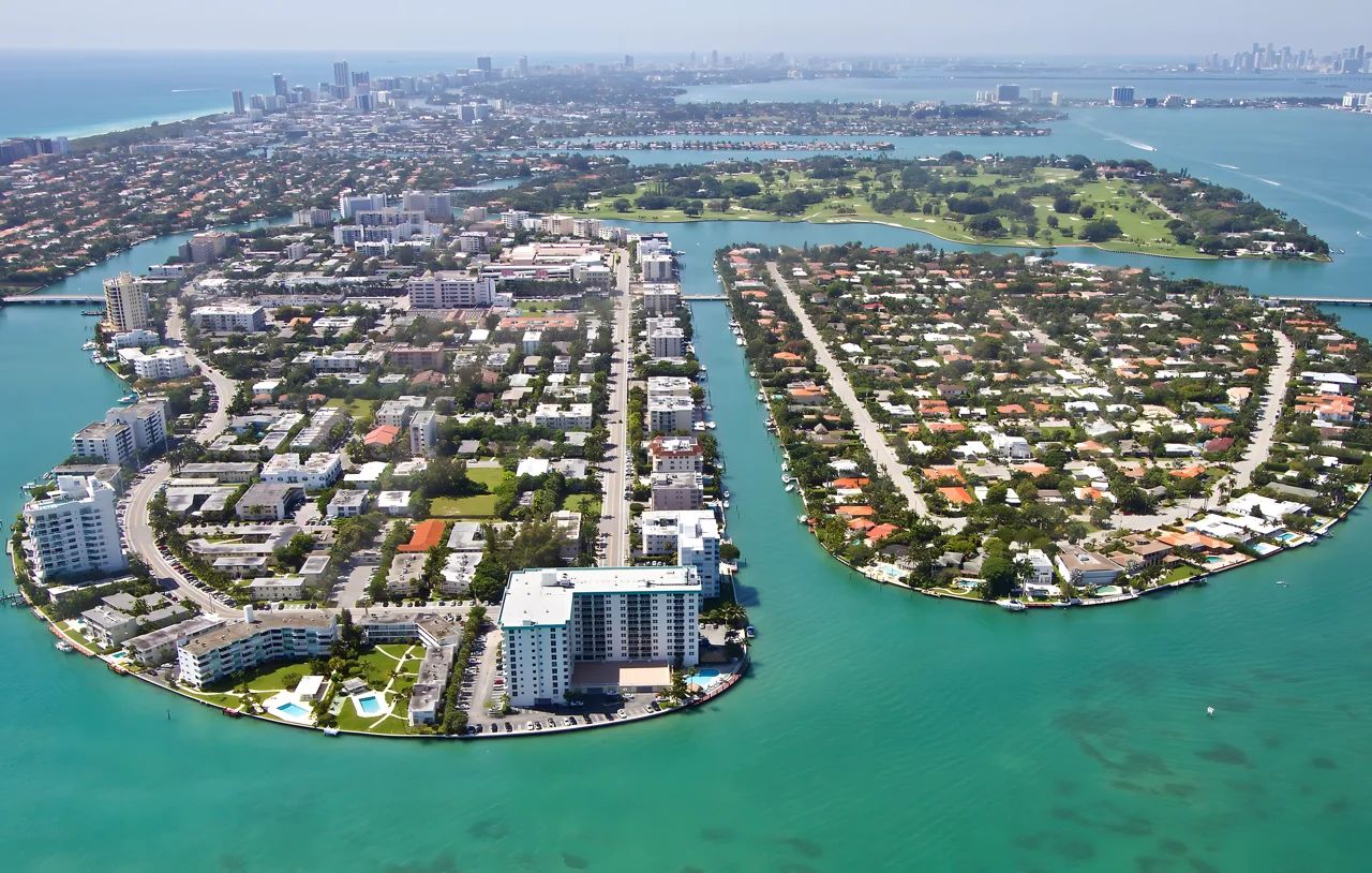 Peaceful Neighborhood Bay Harbor Islands