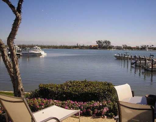 Recently Sold: $797,000 (2 beds, 2 baths, 1705 Square Feet)