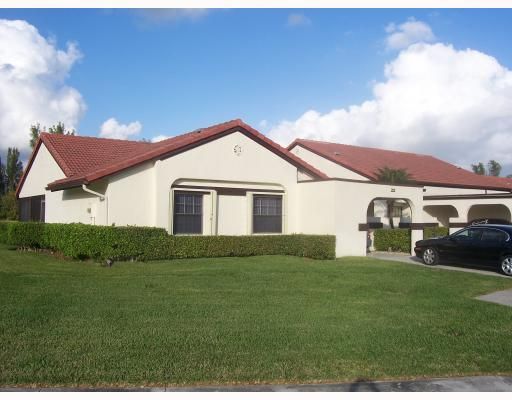 Recently Rented: $1,300 (2 beds, 2 baths, 1372 Square Feet)