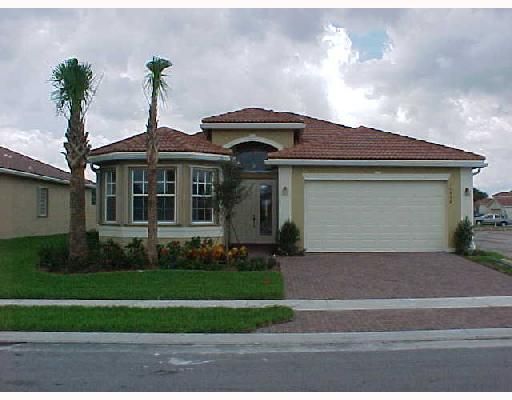 Recently Sold: $517,000 (3 beds, 2 baths, 2320 Square Feet)