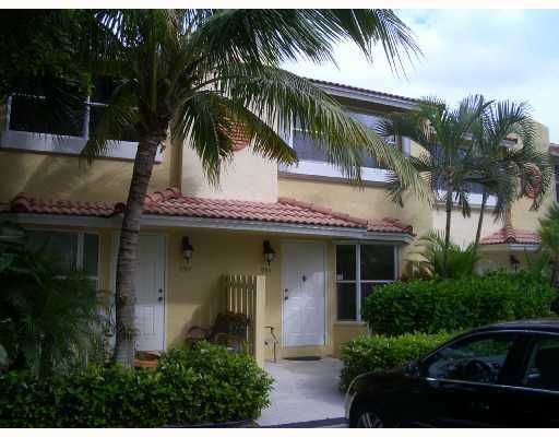 Recently Rented: $1,350 (2 beds, 2 baths, 1024 Square Feet)