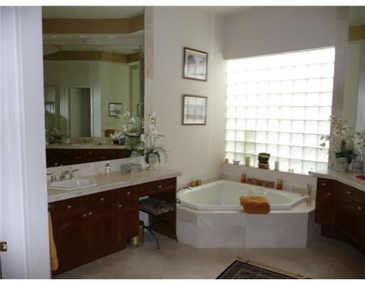 Недавно арендовано: $10,495 (3 спален, 3 ванн, 3629 Квадратных фут)