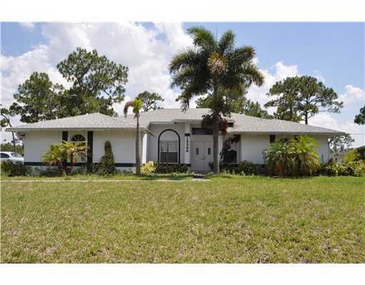 最近售出: $140,100 (3 贝兹, 2 浴室, 1842 平方英尺)