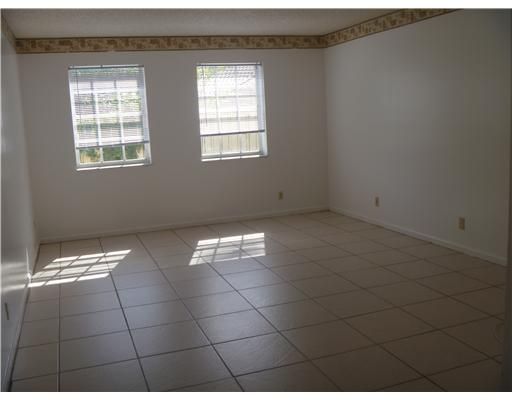 最近租的: $975 (3 贝兹, 2 浴室, 1500 平方英尺)