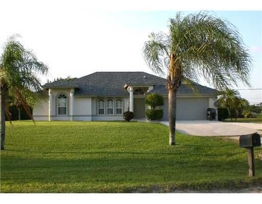 Recently Sold: $159,900 (4 beds, 2 baths, 1971 Square Feet)