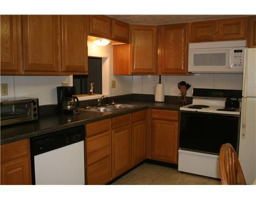 Recently Rented: $650 (2 beds, 2 baths, 850 Square Feet)