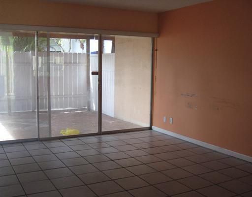 Vendido Recientemente: $33,500 (2 camas, 1 baños, 950 Pies cuadrados)