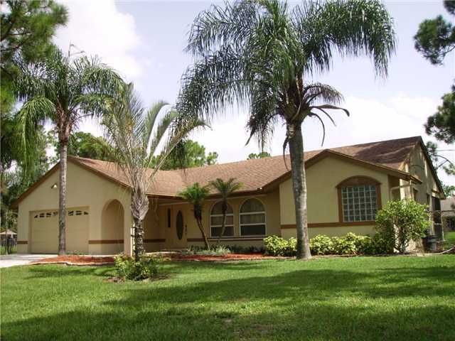 Recently Sold: $189,500 (4 beds, 2 baths, 1960 Square Feet)