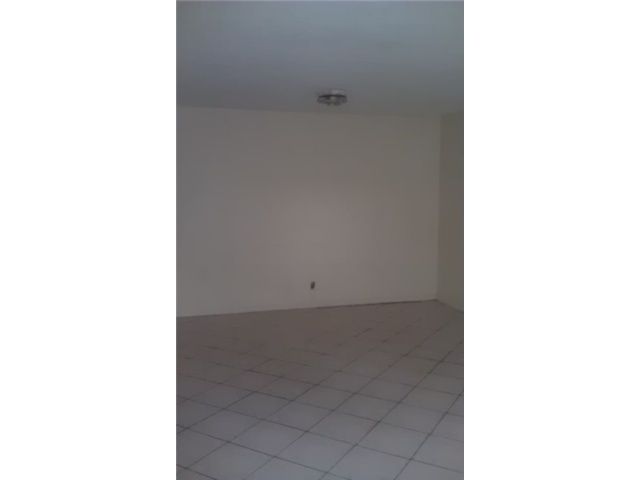 Vendido Recientemente: $27,900 (3 camas, 2 baños, 1428 Pies cuadrados)