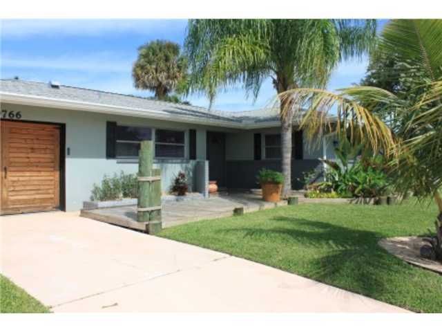 Recently Sold: $219,900 (2 beds, 2 baths, 1566 Square Feet)