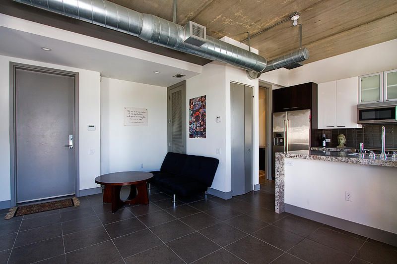 Recently Sold: $235,000 (1 beds, 1 baths, 381 Square Feet)