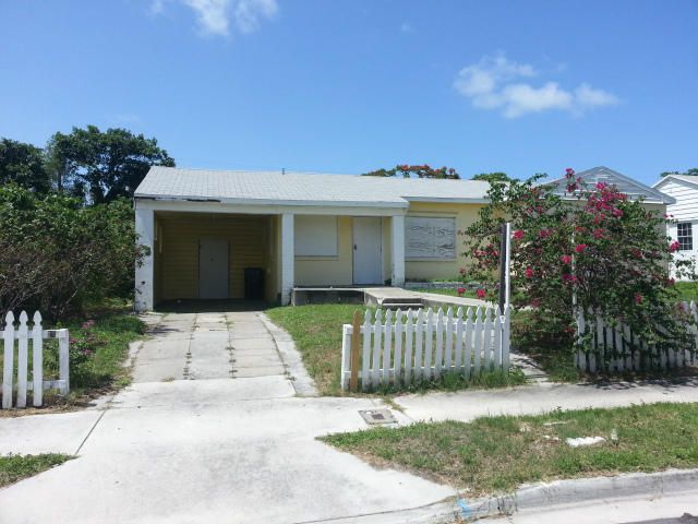 Recently Sold: $39,000 (3 beds, 2 baths, 1662 Square Feet)