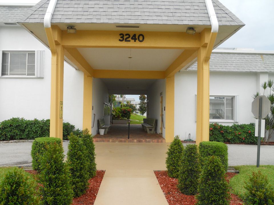 Недавно продано: $31,500 (1 спален, 1 ванн, 612 Квадратных фут)