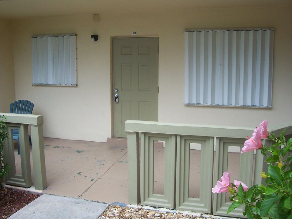 Recently Rented: $800 (1 beds, 1 baths, 578 Square Feet)