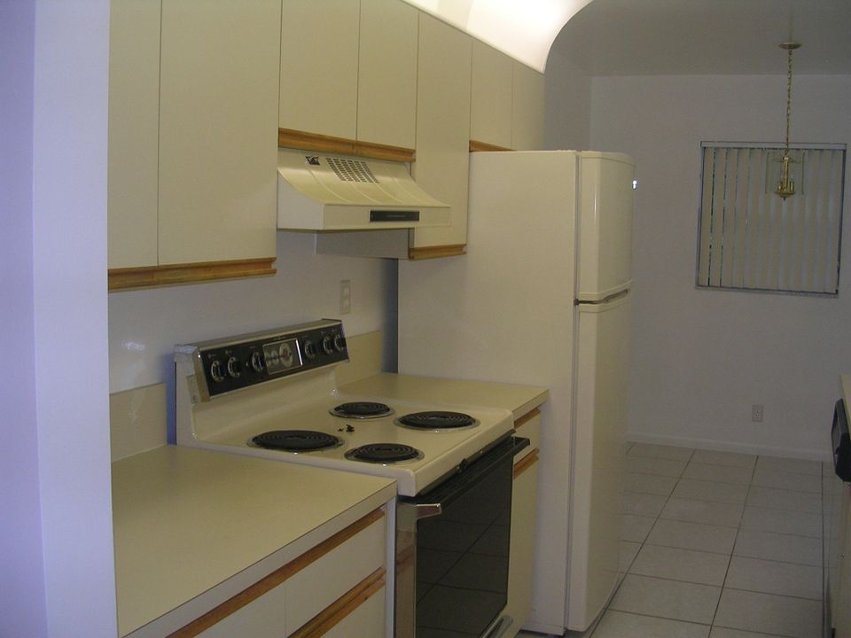 Recently Rented: $875 (1 beds, 2 baths, 1050 Square Feet)