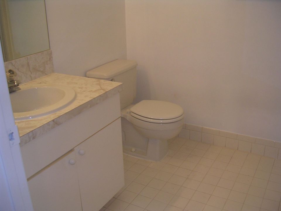 Недавно арендовано: $875 (1 спален, 2 ванн, 1050 Квадратных фут)