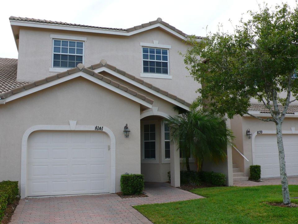 Recently Rented: $1,300 (4 beds, 2 baths, 1973 Square Feet)