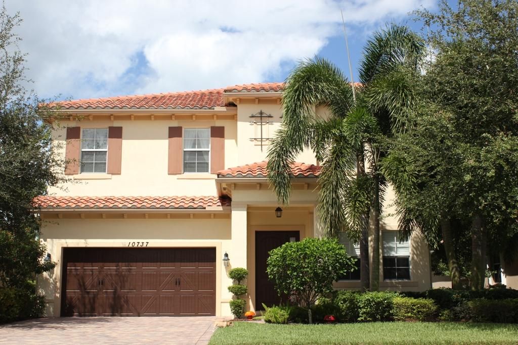 Recently Sold: $339,000 (4 beds, 2 baths, 2746 Square Feet)