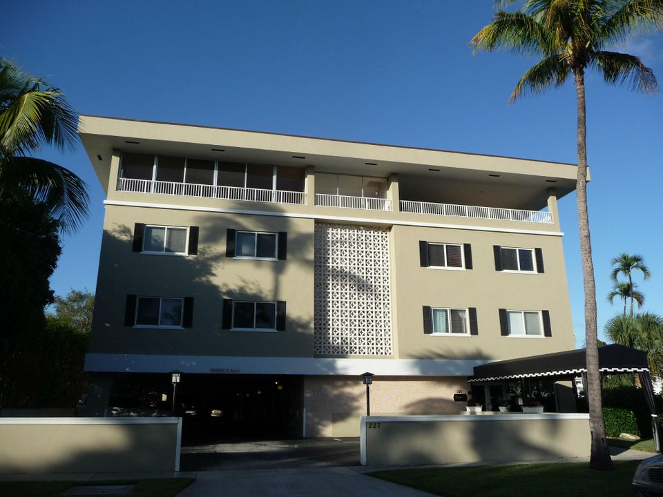 Recently Rented: $1,800 (1 beds, 1 baths, 643 Square Feet)