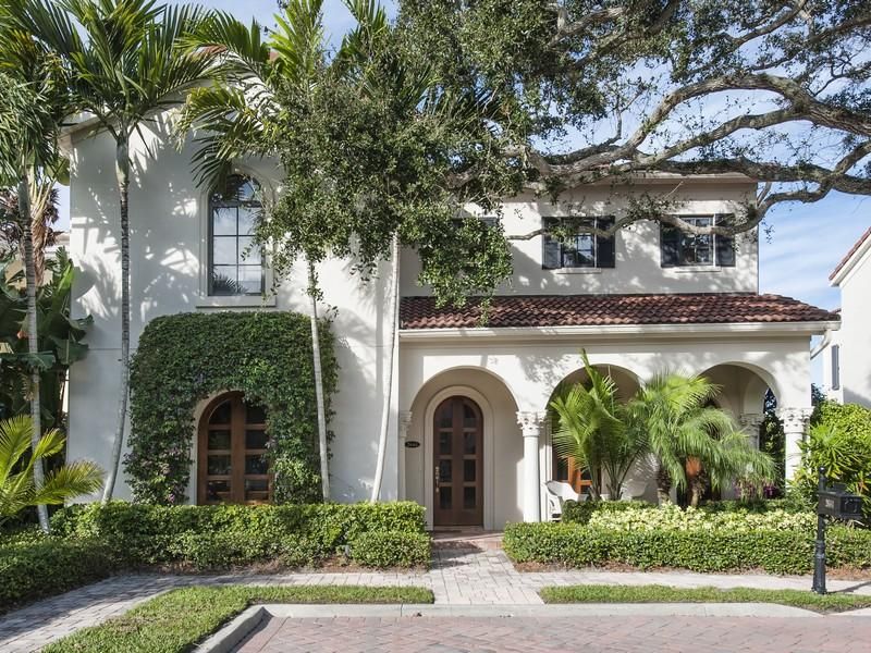 Recently Sold: $599,000 (4 beds, 3 baths, 2764 Square Feet)