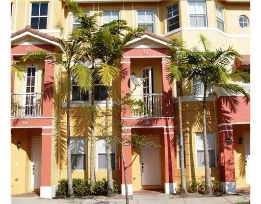 Recently Rented: $1,450 (3 beds, 3 baths, 1932 Square Feet)