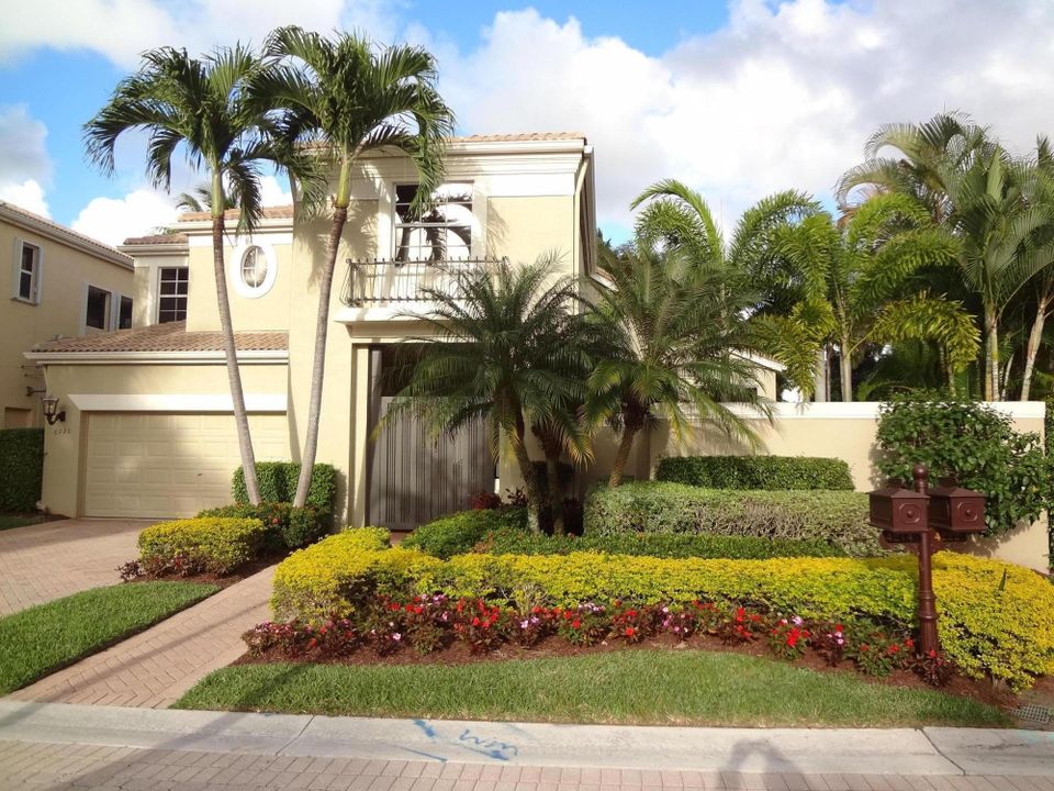 Recently Sold: $579,900 (3 beds, 2 baths, 2998 Square Feet)