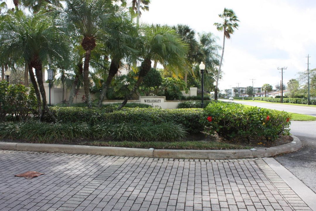 Recently Sold: $110,000 (2 beds, 2 baths, 1374 Square Feet)