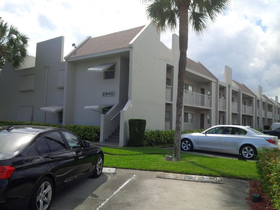 Recently Rented: $900 (1 beds, 1 baths, 954 Square Feet)