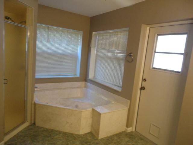 Недавно арендовано: $3,000 (5 спален, 3 ванн, 3754 Квадратных фут)