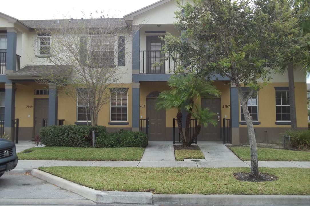 Recently Rented: $950 (2 beds, 2 baths, 1320 Square Feet)