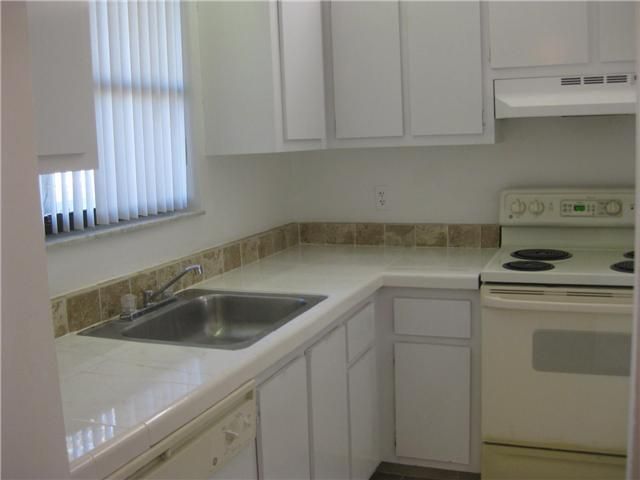 Недавно арендовано: $1,100 (2 спален, 2 ванн, 858 Квадратных фут)