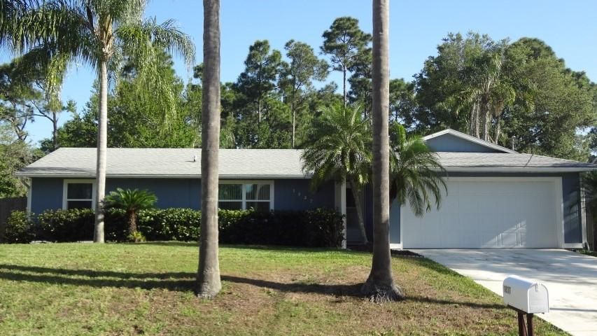 Recently Sold: $129,900 (3 beds, 2 baths, 1172 Square Feet)