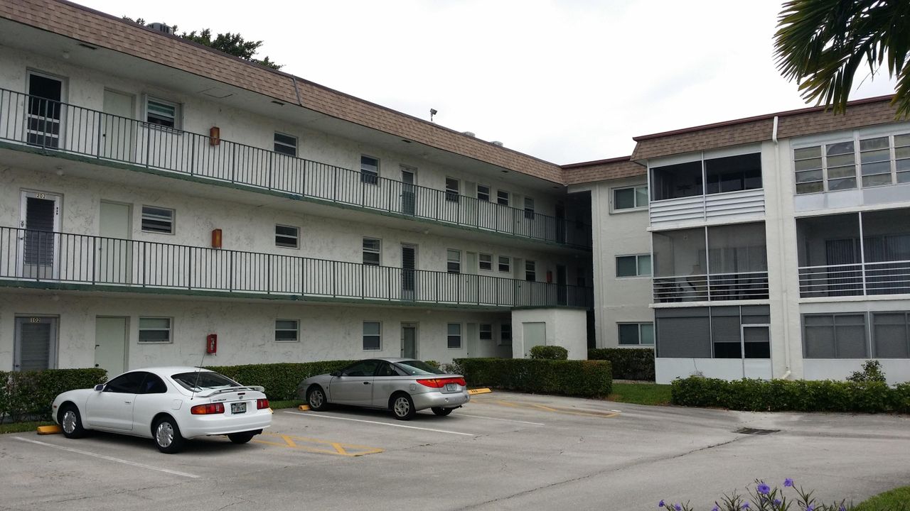 Vendido Recientemente: $69,900 (2 camas, 2 baños, 994 Pies cuadrados)