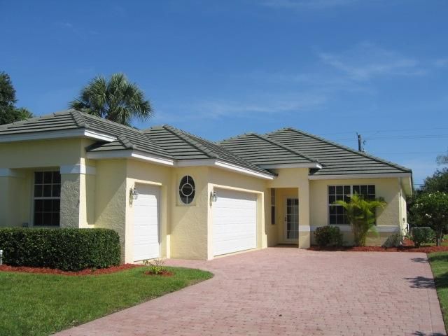 Recently Sold: $199,900 (2 beds, 2 baths, 1621 Square Feet)