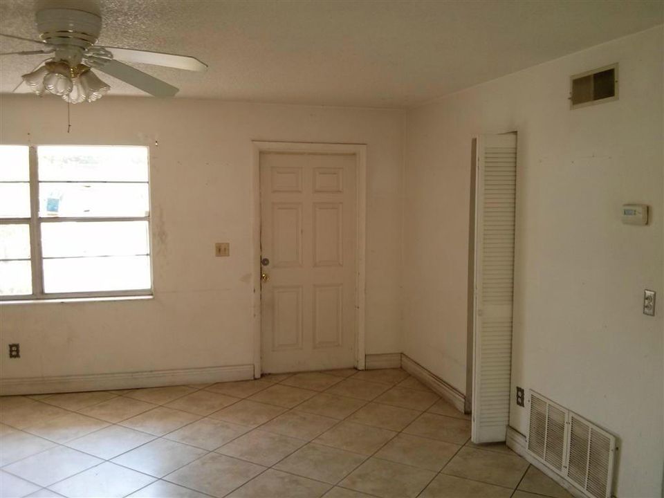 Recently Sold: $63,000 (3 beds, 1 baths, 1040 Square Feet)