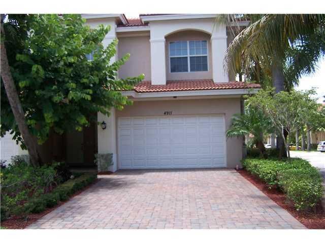 Recently Rented: $2,575 (3 beds, 2 baths, 2204 Square Feet)