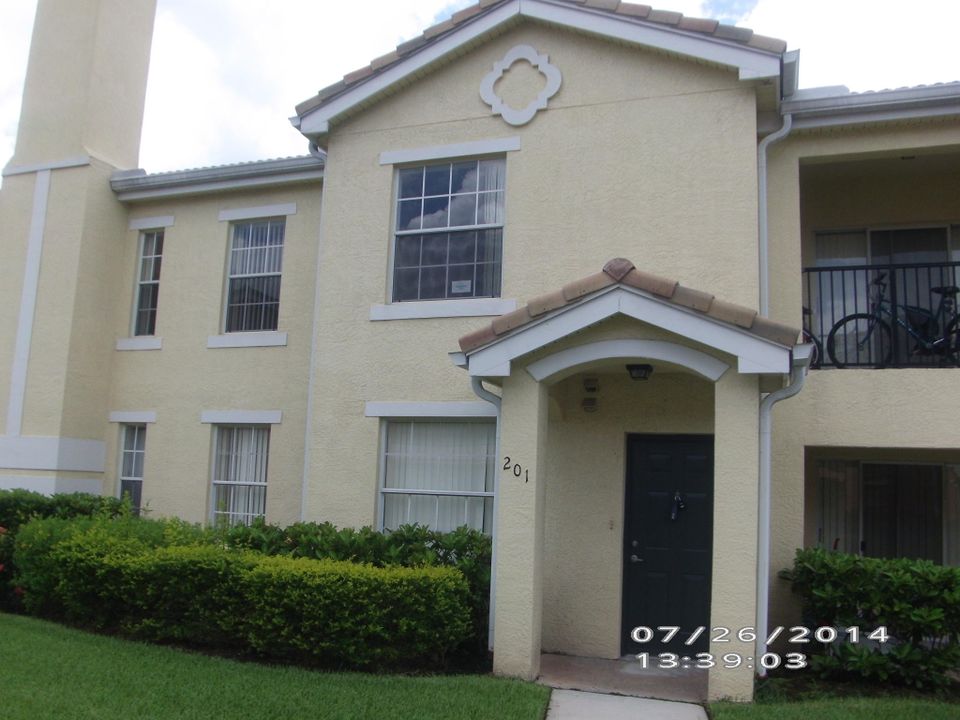 Recently Rented: $1,150 (3 beds, 2 baths, 1597 Square Feet)