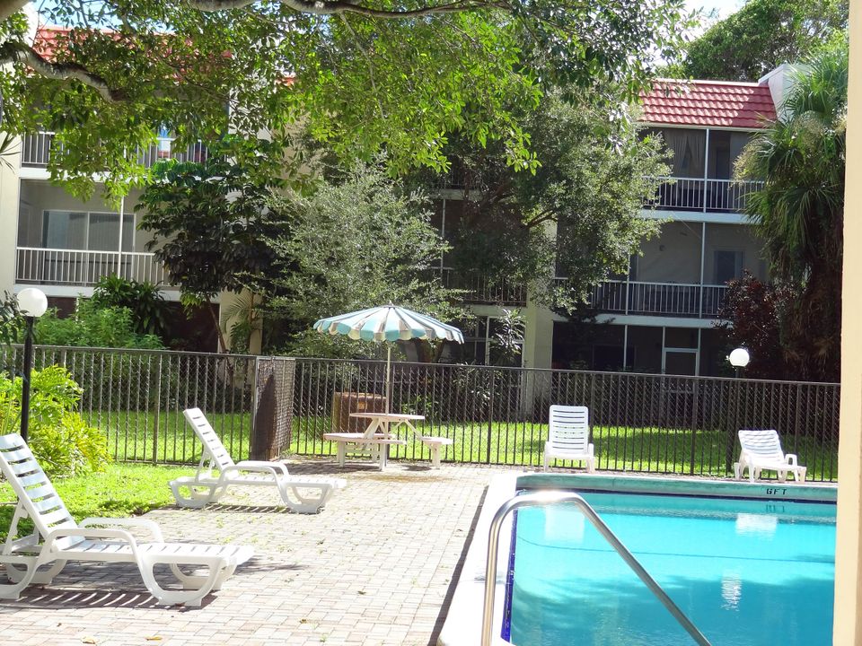 Recently Sold: $130,000 (3 beds, 2 baths, 1286 Square Feet)