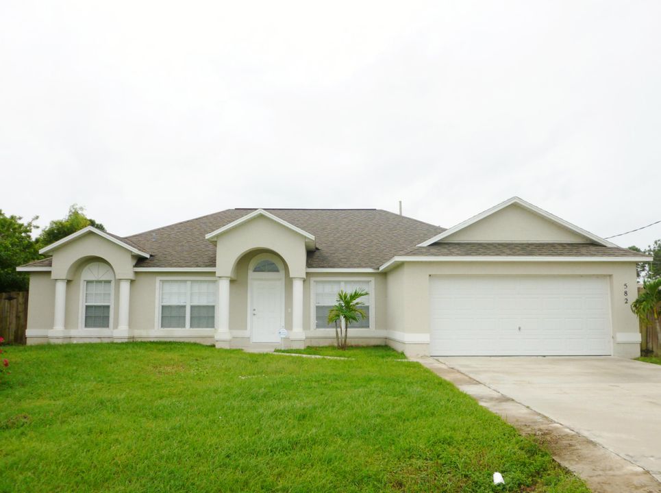 Recently Rented: $1,325 (3 beds, 2 baths, 1986 Square Feet)