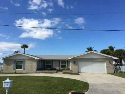 Recently Sold: $699,000 (3 beds, 2 baths, 2200 Square Feet)