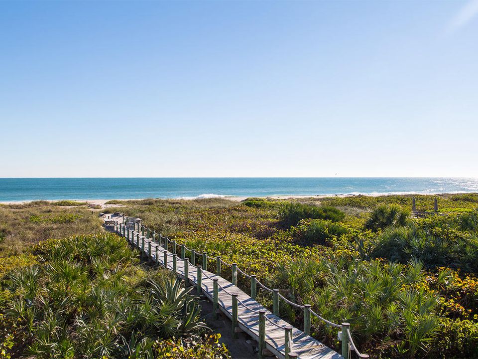 Recently Sold: $2,875,000 (3 beds, 3 baths, 2816 Square Feet)