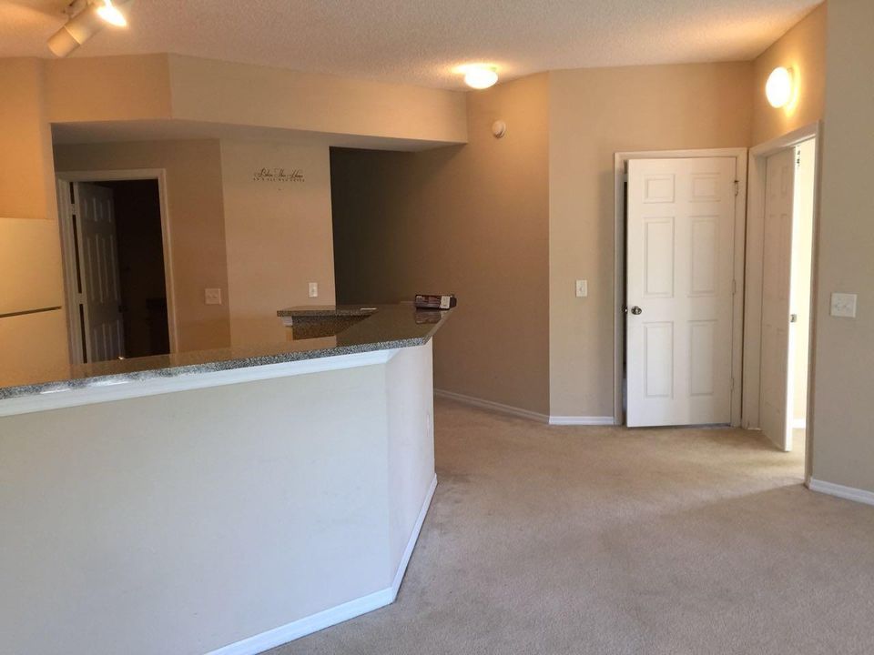 Recently Rented: $1,300 (3 beds, 2 baths, 1300 Square Feet)