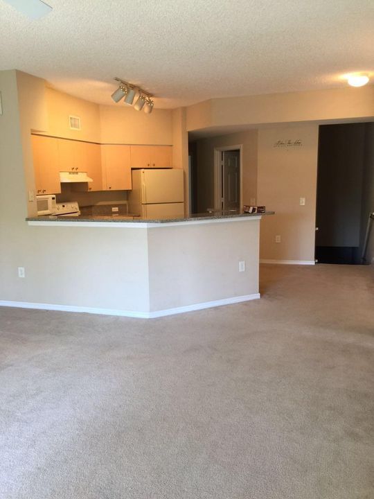 Recently Rented: $1,300 (3 beds, 2 baths, 1300 Square Feet)