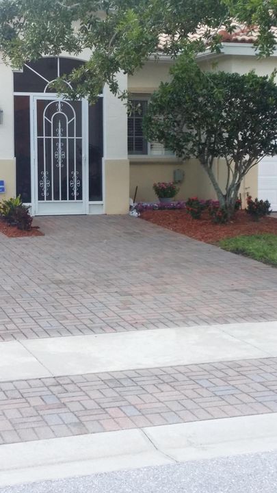 Recently Sold: $209,900 (2 beds, 2 baths, 1206 Square Feet)