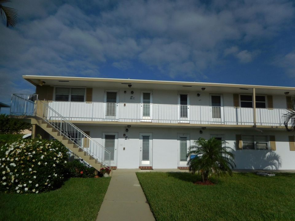 Недавно продано: $40,000 (2 спален, 1 ванн, 729 Квадратных фут)