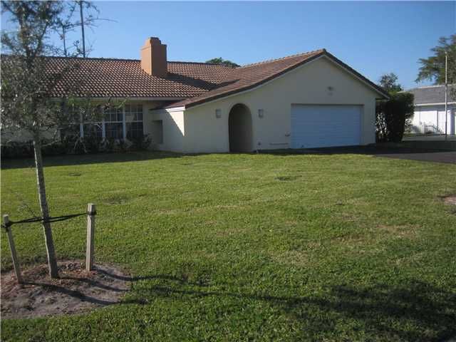 Vendido Recientemente: $329,900 (4 camas, 2 baños, 1968 Pies cuadrados)