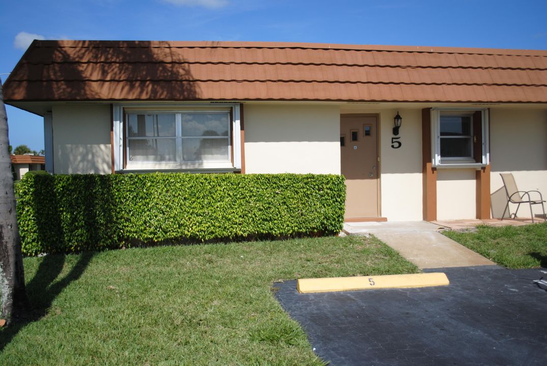 Recently Sold: $84,999 (2 beds, 2 baths, 1324 Square Feet)